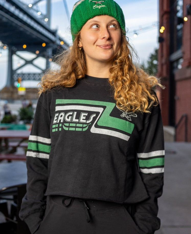 Women's Philadelphia Eagles Retro Crop Fleece | True Black | Size L | Junk Food Clothing